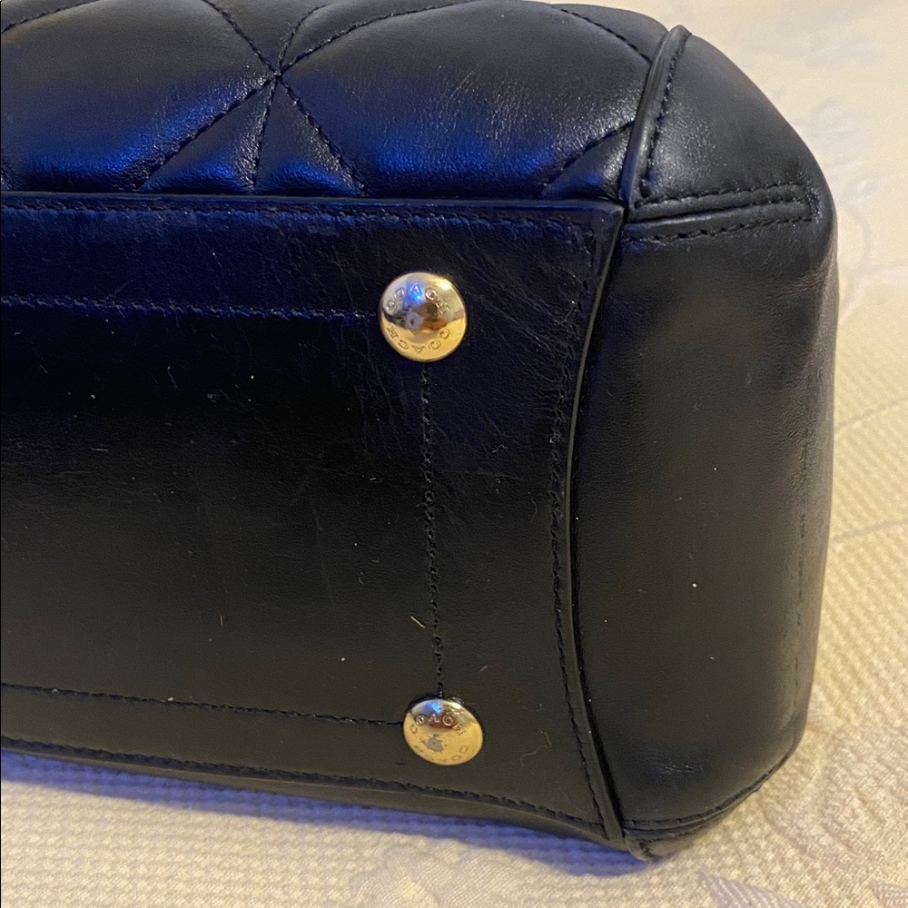 Coach Leather  Black Handbag in nice condition, no damage - Picture 5 of 10
